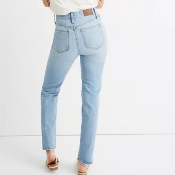 Madewell Denim - Madewell Classic Straight Jean 28 EUC Mom Jean Light Wash High Waist